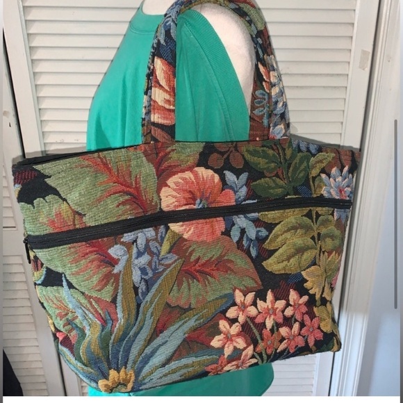 Bettz Designs Gorgeous Bright Floral tapestry Tote Bag - Picture 4 of 7